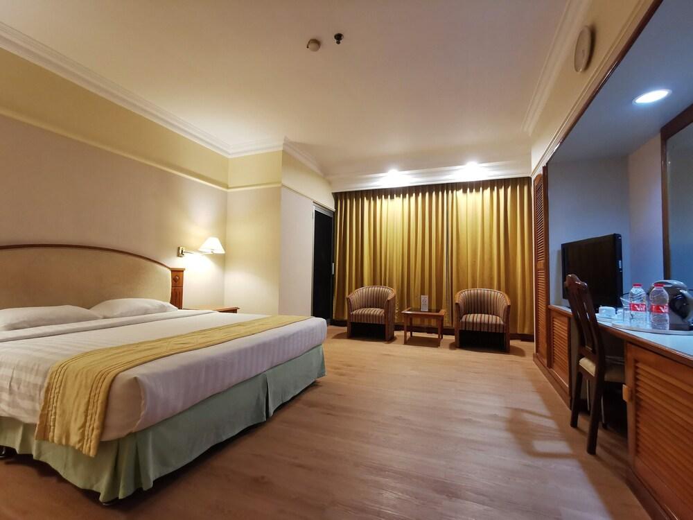 Hotel Marcopolo Jakarta Room Type - Superior Double Room