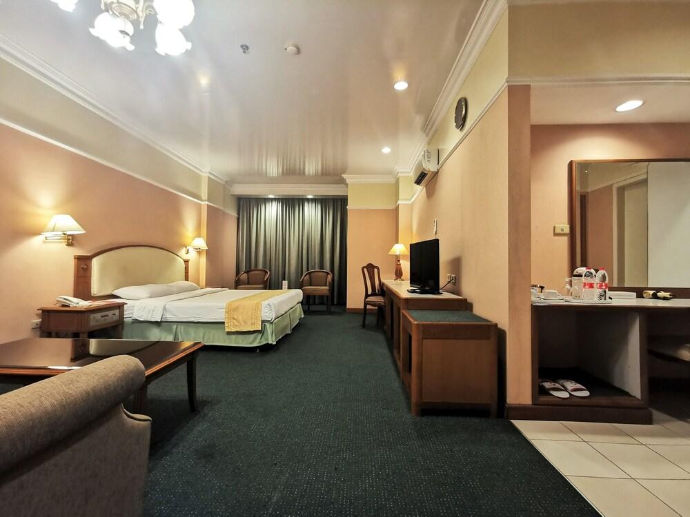 Hotel Marcopolo Jakarta Room Type - Suite
