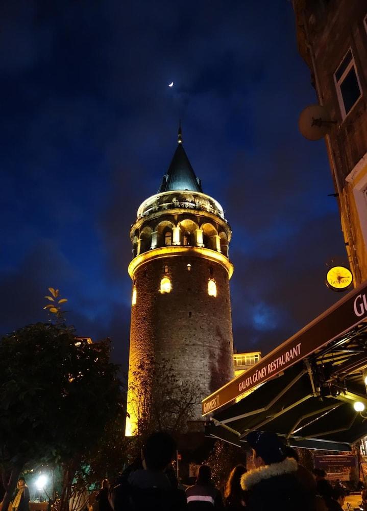 Hotel Jakaranda Istanbul - Tap to explore photos