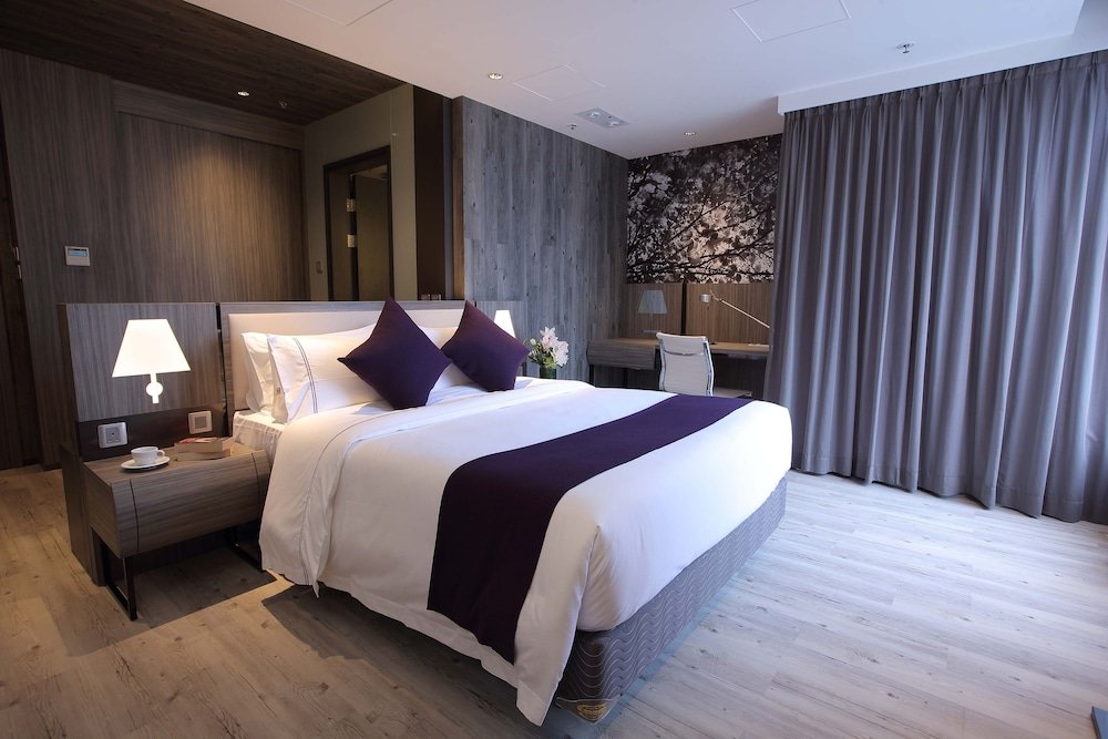 The Perkin Hotel Room Type - Executive Queen Room