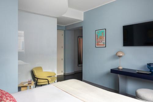 Moderno Hotel- Adult Only Room Type - Deluxe Double Room with Balcony