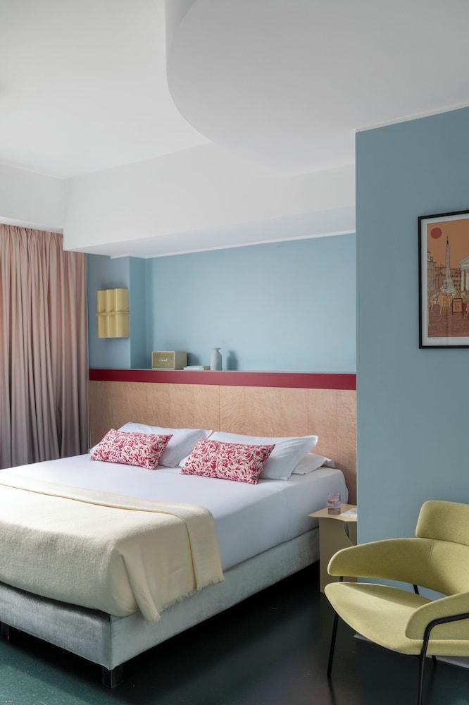 Moderno Hotel- Adult Only - Tap to explore photos