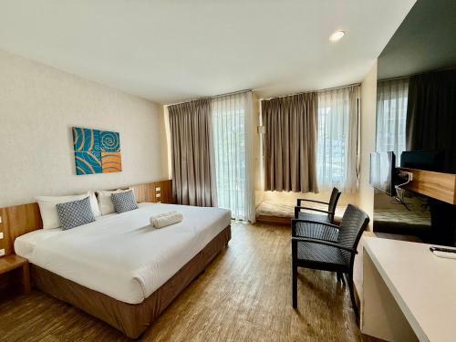 Apo Hotel Room Type - Deluxe Double Room