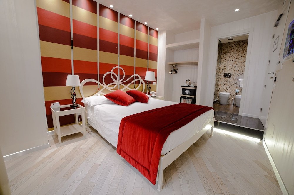 Hotel Caravita - Tap to explore photos