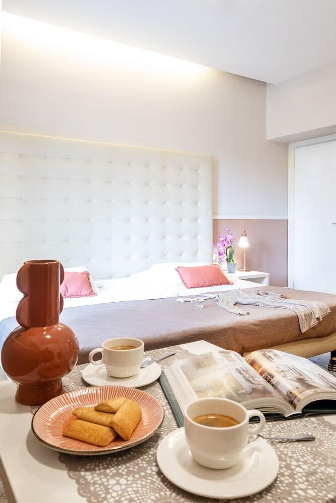 B&B Rome River Inn Room Type - Deluxe Double Room, River View (Breakfast at Navona Street Hotel)