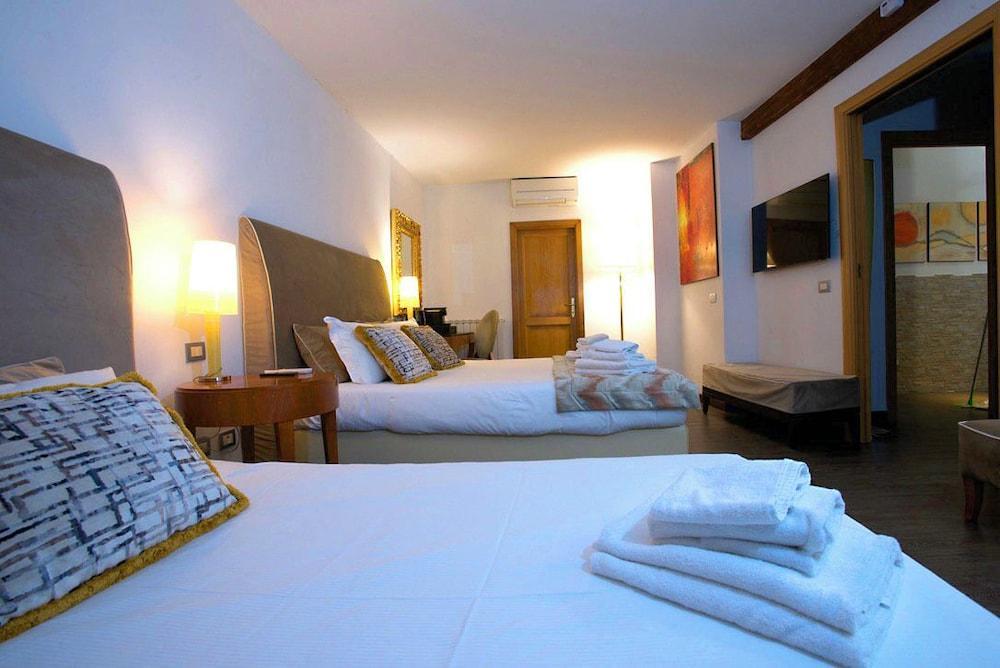 St. Peter' Six Rooms & Suites Room Type - Triple Room, Annex Building