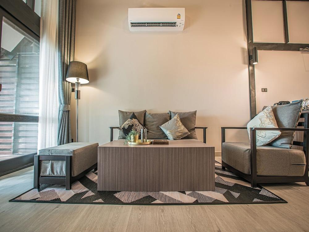 The Monttra Pattaya Room Type - Canopy Suites Room