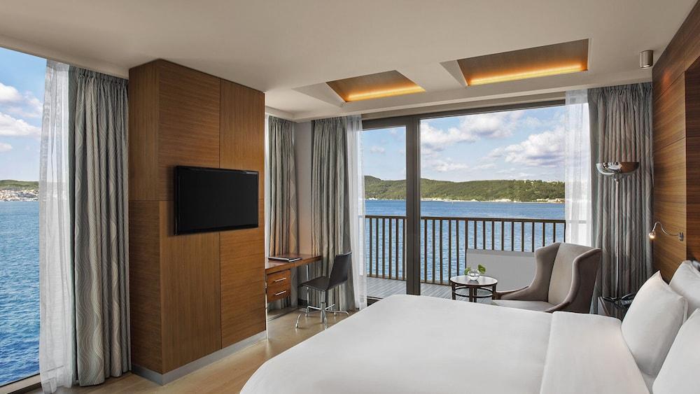 The Grand Tarabya Managed by Accor Room Type - Deluxe Suite, 1 King Bed (Family, Bosphorus View)