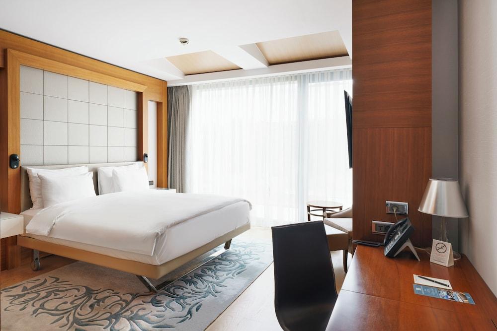 The Grand Tarabya Managed by Accor Room Type - Superior Room, 1 King Bed, Garden View The Grand Tarabya Managed by Accor Room Type - Superior Room, 1 King Bed, Garden View