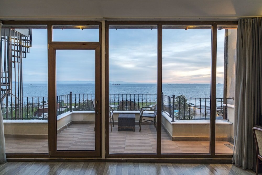 Cheers Lighthouse Room Type - Superior Triple Room Cheers Lighthouse Room Type - Superior Triple Room