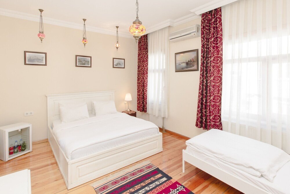 Cheers Lighthouse Room Type - Standard Triple Room Cheers Lighthouse Room Type - Standard Triple Room