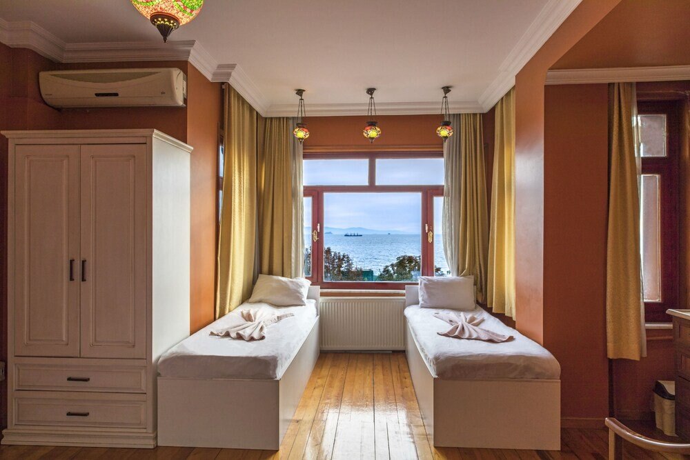 Cheers Lighthouse Room Type - Quadruple Room Cheers Lighthouse Room Type - Quadruple Room
