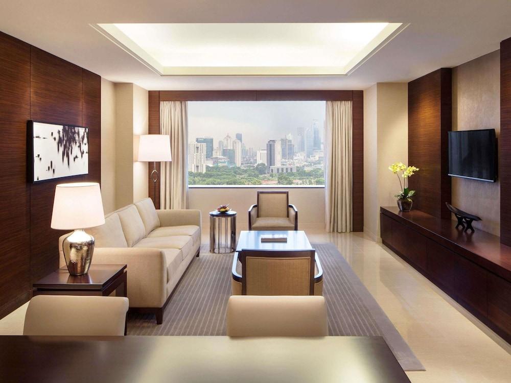 Fairmont Jakarta - Tap to explore photos