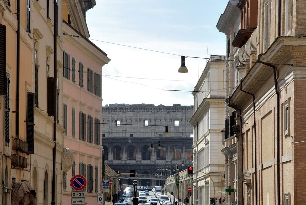 Daplace - HQH Colosseo - Tap to explore photos