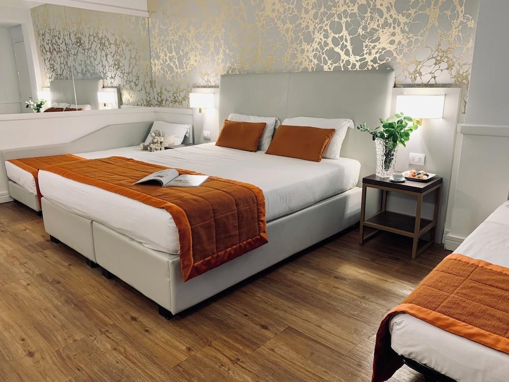 Hotel Shangri-La Room Type - Family Room Hotel Shangri-La Room Type - Family Room
