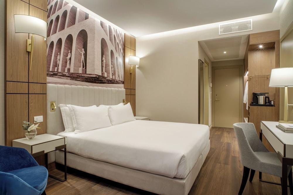 Hotel Shangri-La Room Type - Executive Double or Twin Room