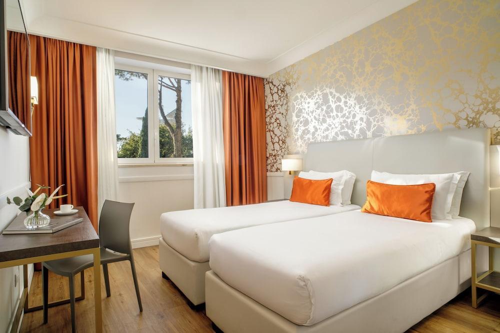 Hotel Shangri-La Room Type - OMNIA Classic Double or Twin Room