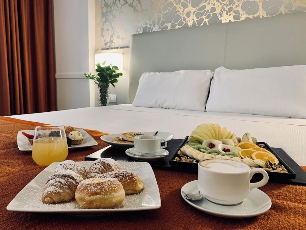 Hotel Shangri-La Roma by OMNIA hotels - Tap to explore photos