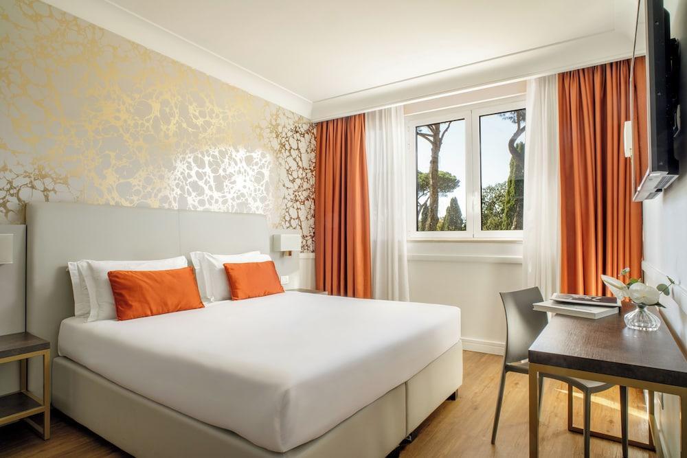 Hotel Shangri-La Room Type - Classic Room