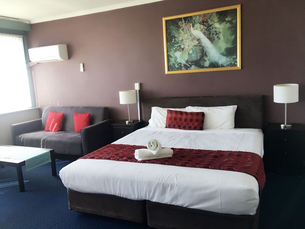 Parkdale Motor Inn Room Type - Spa Suite