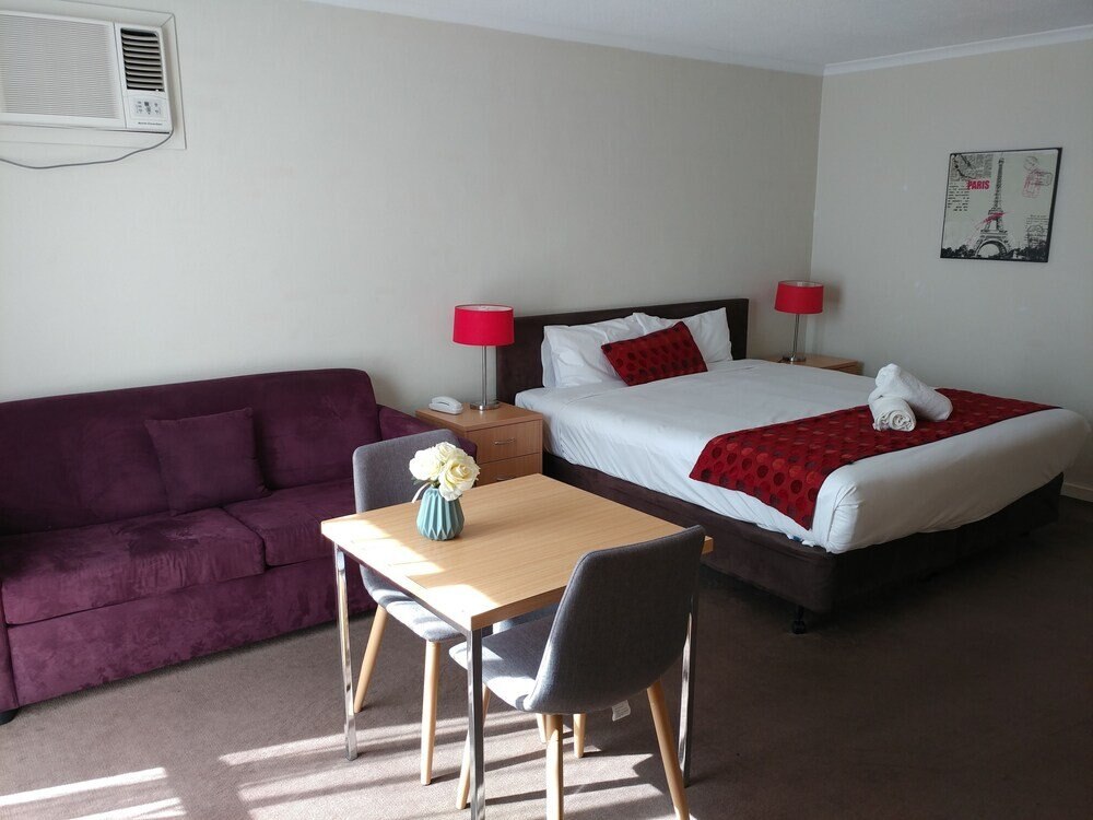 Parkdale Motor Inn Room Type - Studio Apartment