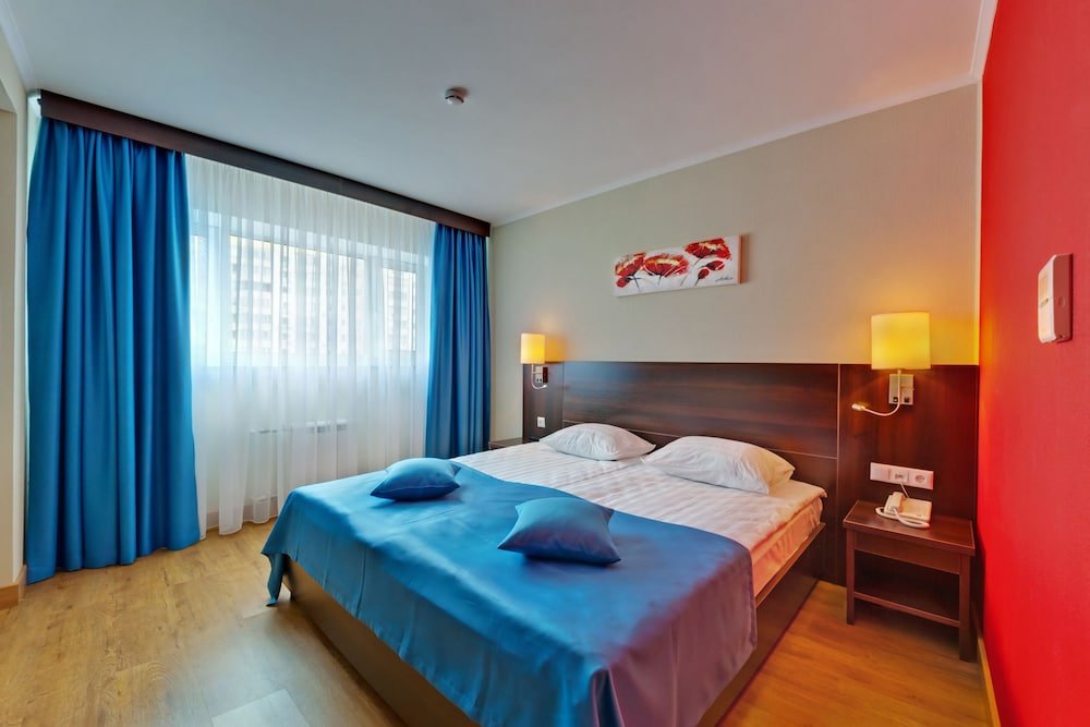 Hotel Sevastopol Modern - Tap to explore photos
