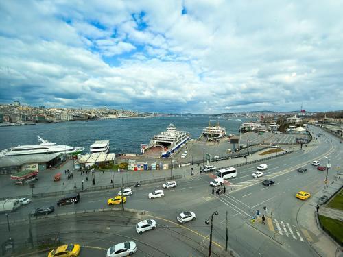 Manesol Old City Bosphorus Room Type - Deluxe Double or Twin Room with Partial Sea View