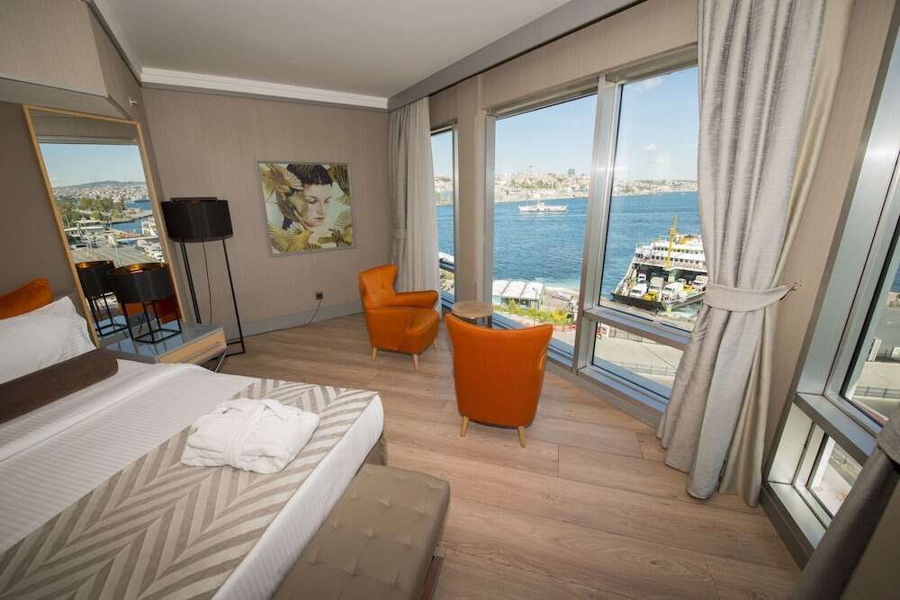 Manesol Old City Bosphorus Room Type - Queen Suite Sea View Room Manesol Old City Bosphorus Room Type - Queen Suite Sea View Room