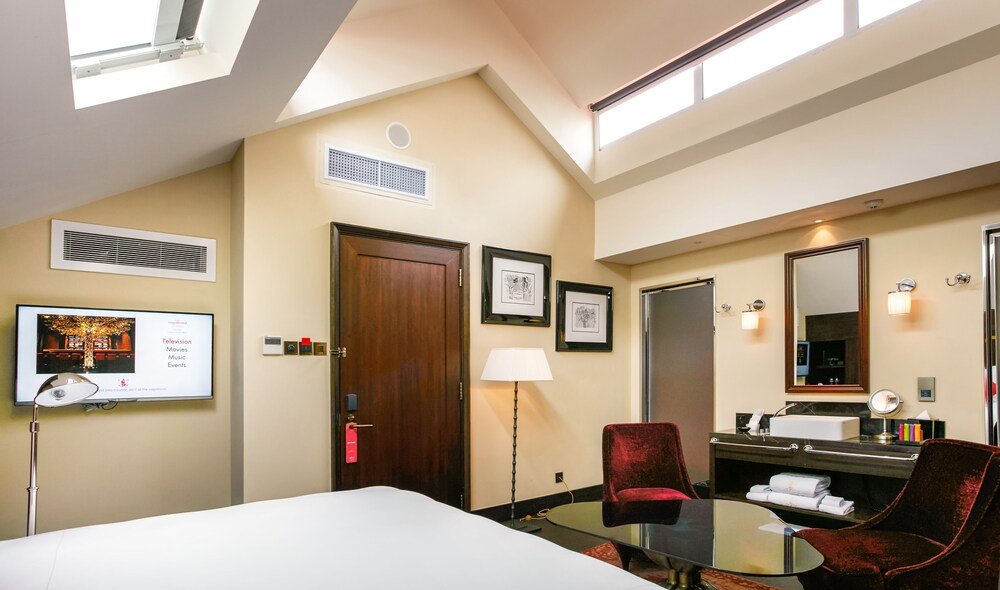 The Vagabond Club, a Marriott Tribute Portfolio Hotel - Tap to explore photos