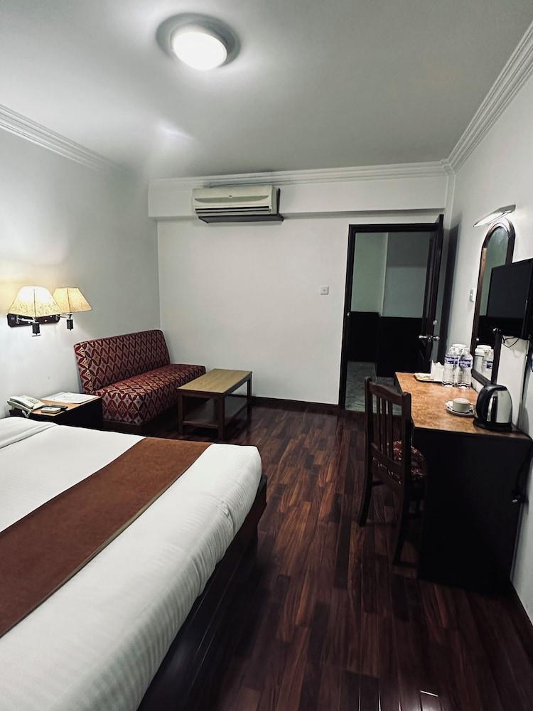 Fuji Hotel Room Type - Deluxe Double or Twin Room