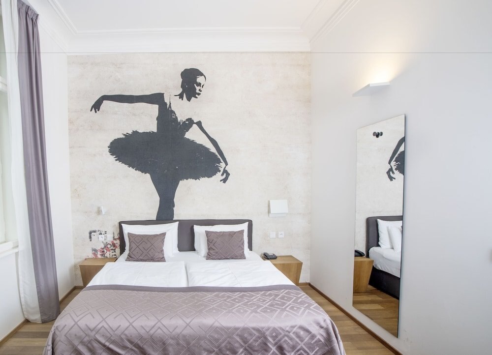 Golden Crown Room Type - Superior Double Room, 1 King Bed
