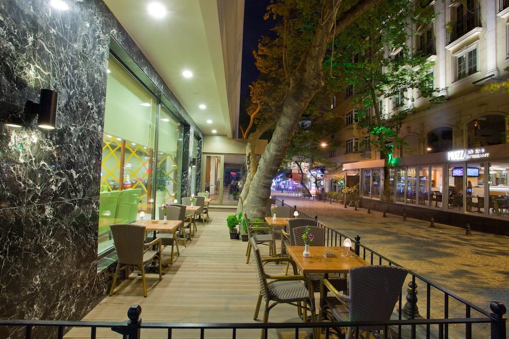 The Parma Hotel Taksim - Tap to explore photos