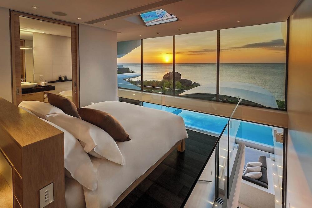 Kata Rocks Room Type - One Bedroom Ocean Pool Loft
