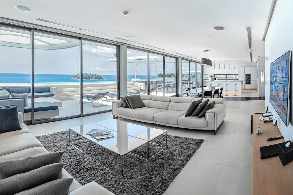 Kata Rocks Room Type - Four Bedroom Sky Pool Villa