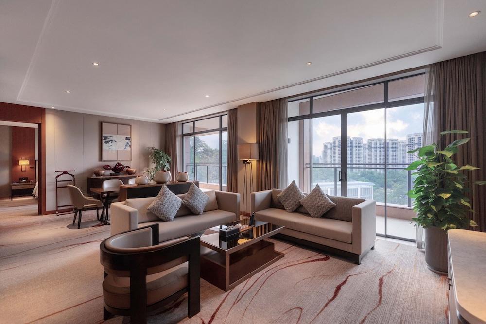 DoubleTree by Hilton Hotel Guangzhou - Science City Room Type - Ambassador Suite with Lounge Access