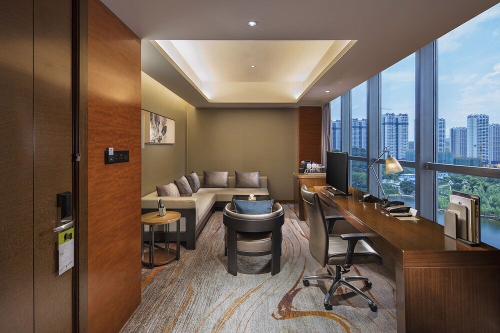 DoubleTree by Hilton Hotel Guangzhou - Science City Room Type - Suite, 1 Bedroom, Corner