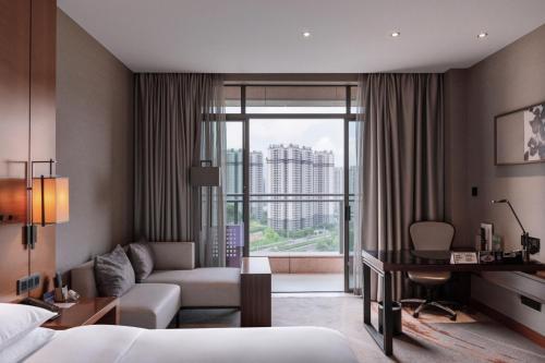 DoubleTree by Hilton Hotel Guangzhou - Science City Room Type - Executive King Room with Lake View