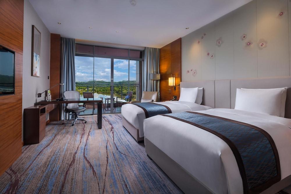 DoubleTree by Hilton Hotel Guangzhou - Science City Room Type - Deluxe Twin Room with Lake View