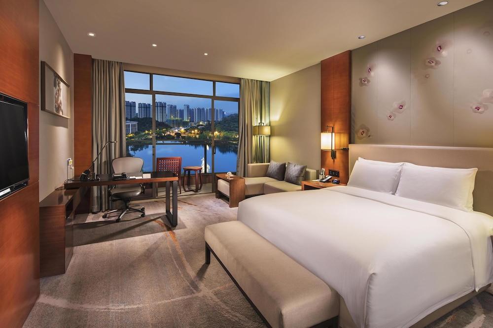DoubleTree by Hilton Hotel Guangzhou - Science City Room Type - EXECUTIVE KING ROOM