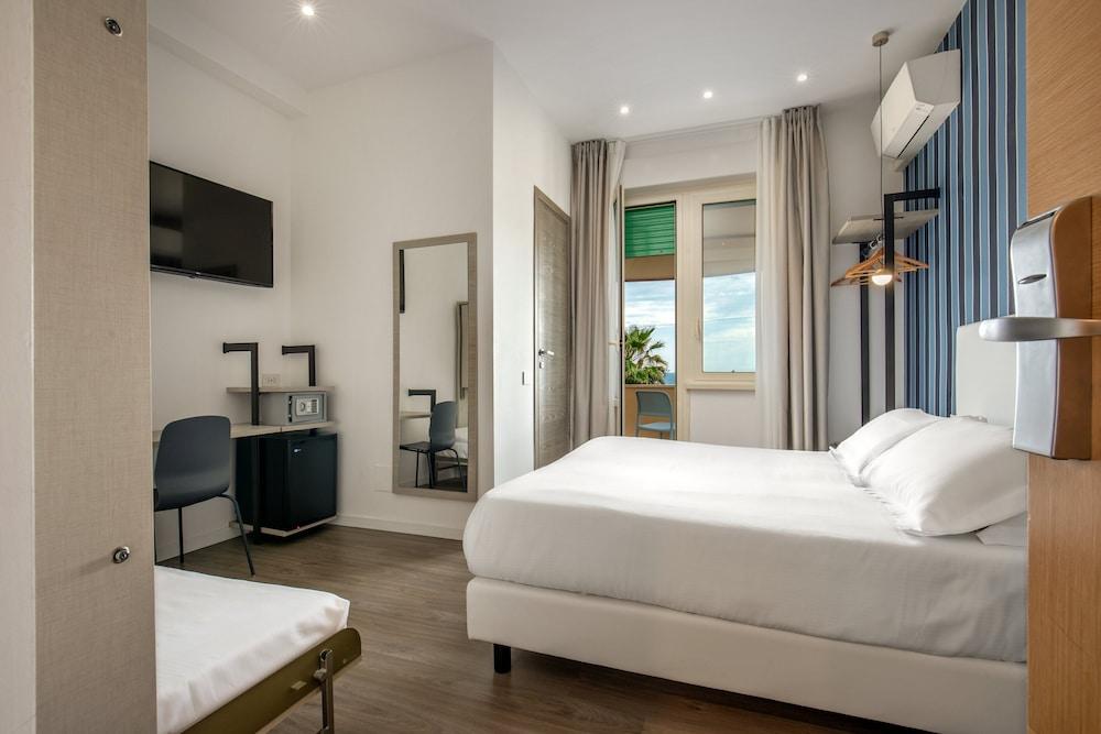 Hotel La Scaletta Room Type - Triple Room, Sea View