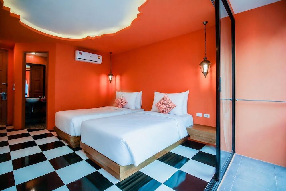Khaleej Mass Hotel Patong Room Type - Deluxe Twin Room
