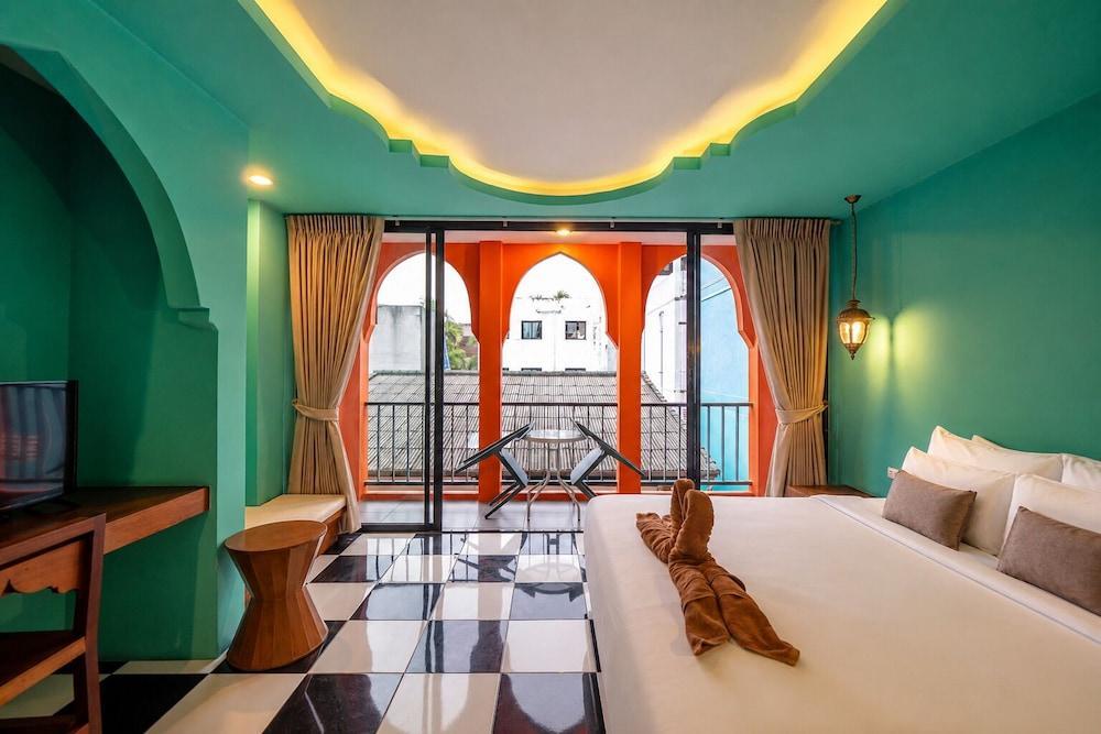 Khaleej Mass Hotel Patong - Tap to explore photos