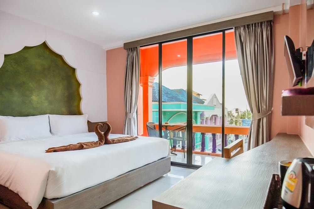 Khaleej Mass Hotel Patong Room Type - Superior Double Room, Sea View Khaleej Mass Hotel Patong Room Type - Superior Double Room, Sea View