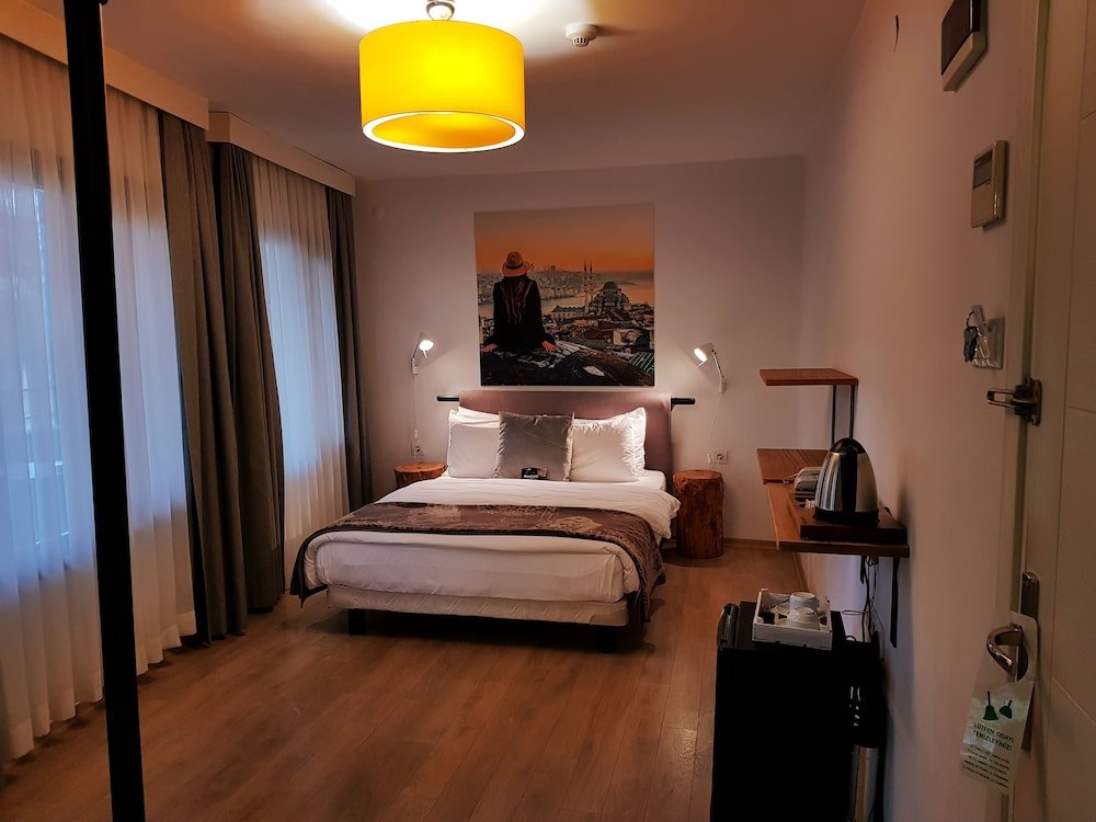 Rumours Inn Room Type - Deluxe Room