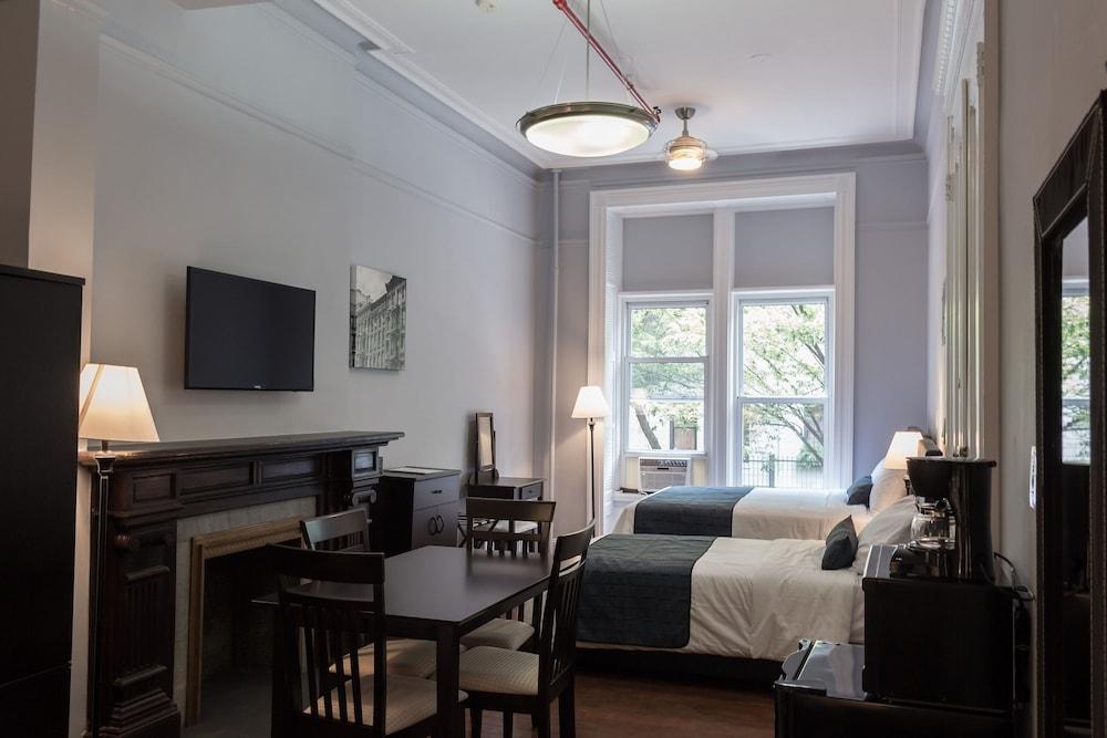 The Central Park North Room Type - Family Room with Shared Bathroom The Central Park North Room Type - Family Room with Shared Bathroom
