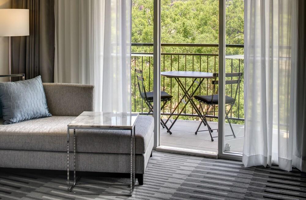 InterContinental SYDNEY DOUBLE BAY Room Type - Classic Room, 2 Double Beds, Balcony (Village View) InterContinental SYDNEY DOUBLE BAY Room Type - Classic Room, 2 Double Beds, Balcony (Village View)