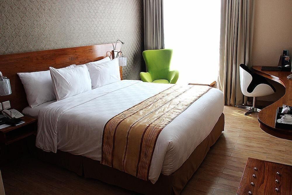Hariston Hotel & Suites Room Type - Superior Room, 1 King Bed (Superior King Room)