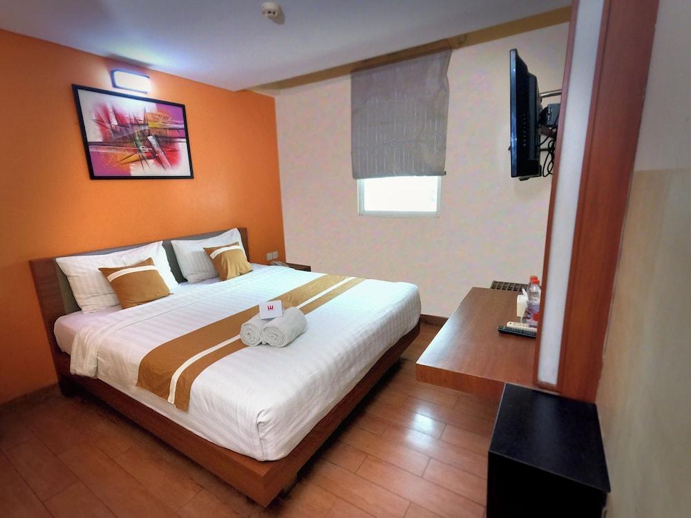 World Hotel Room Type - Superior Double Room