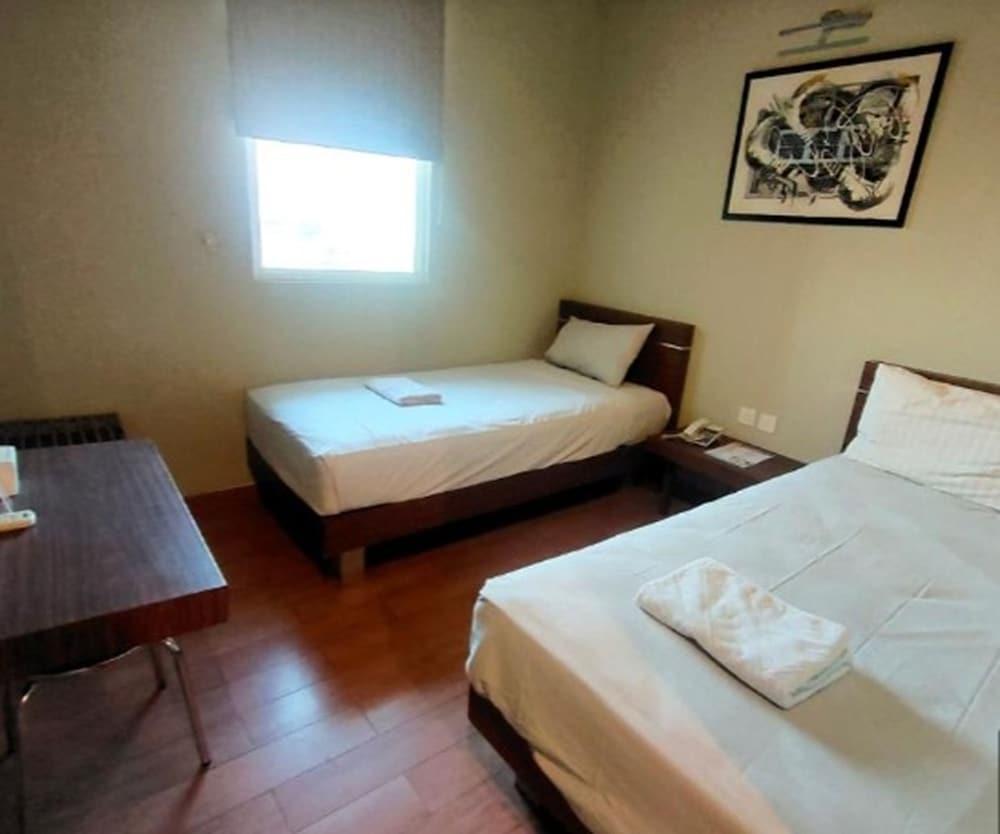 Clubhouse World Hotel Jakarta Bandengan Room Type - Standard Twin Room