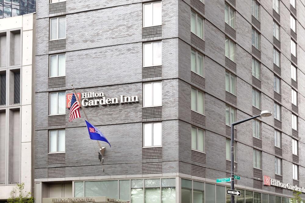 Hilton Garden Inn Long Island City New York - Tap to explore photos